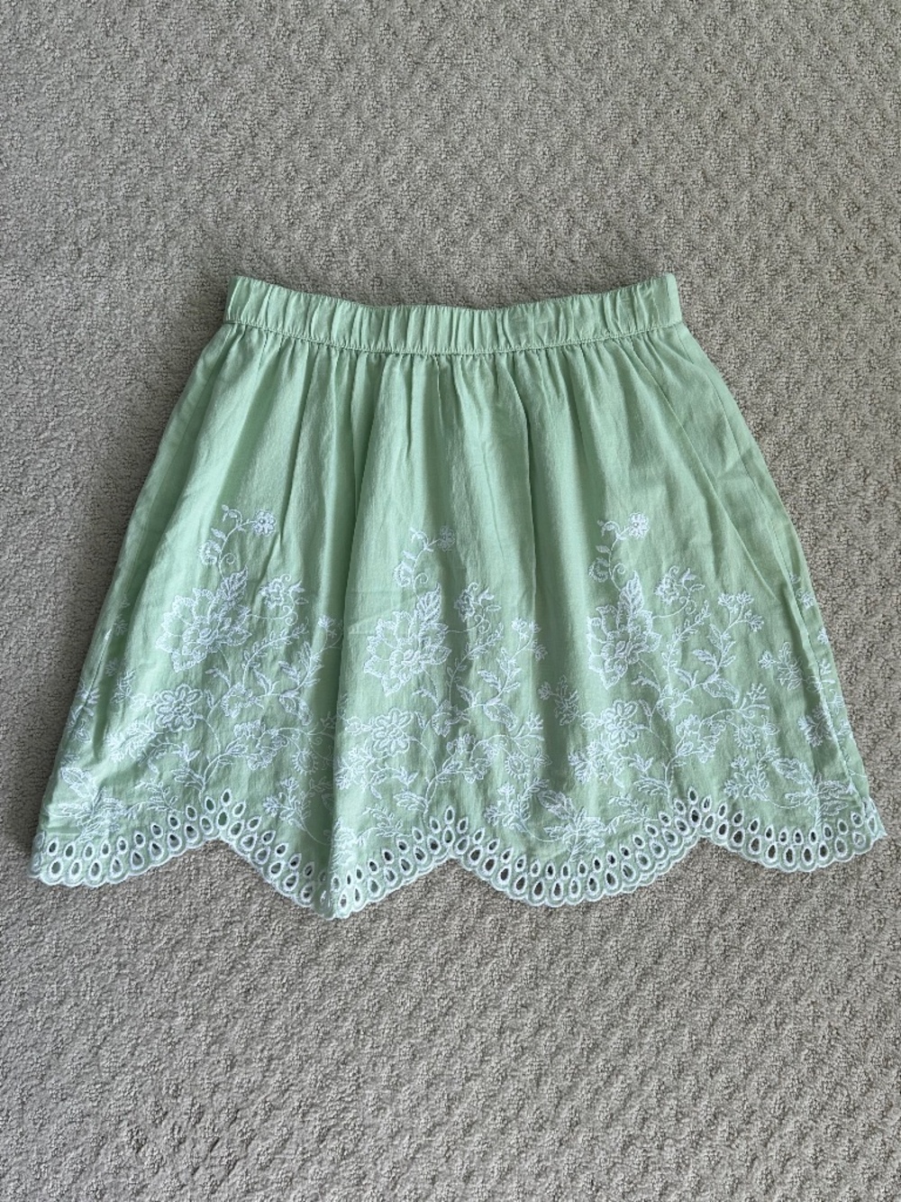 LOFT Floral Embroidered Scalloped Mini Skirt Light Green M Feminine Summer NWT